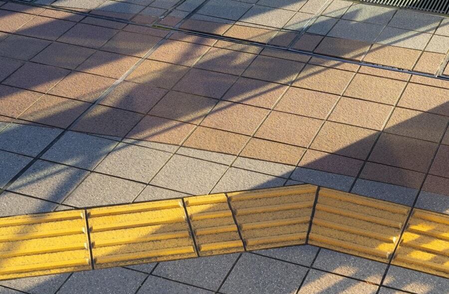 baldosas podotáctiles normativa